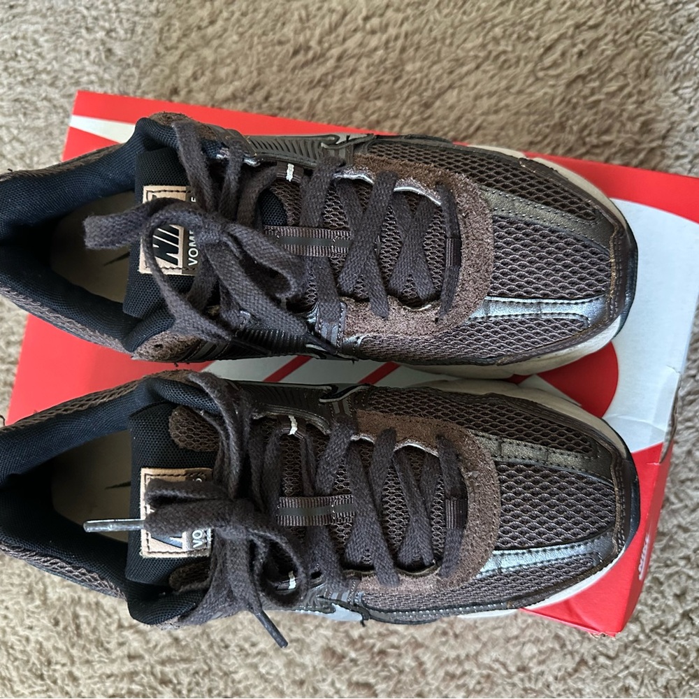 Women’s Nike Vomero 5 Brown and tan Athletic Sneakers